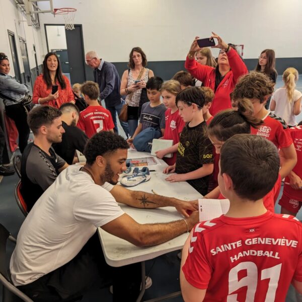 Massy Pro handball en visite à SGS handball